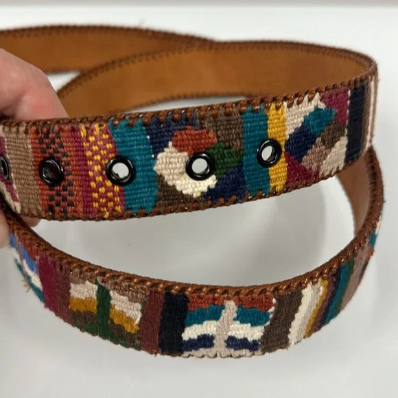 Handmade embroidery and leather stitched belt 42 - Picture 2 of 4